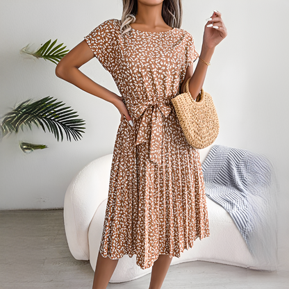 Lyka - Élégante robe d'été à manches courtes pour femmes