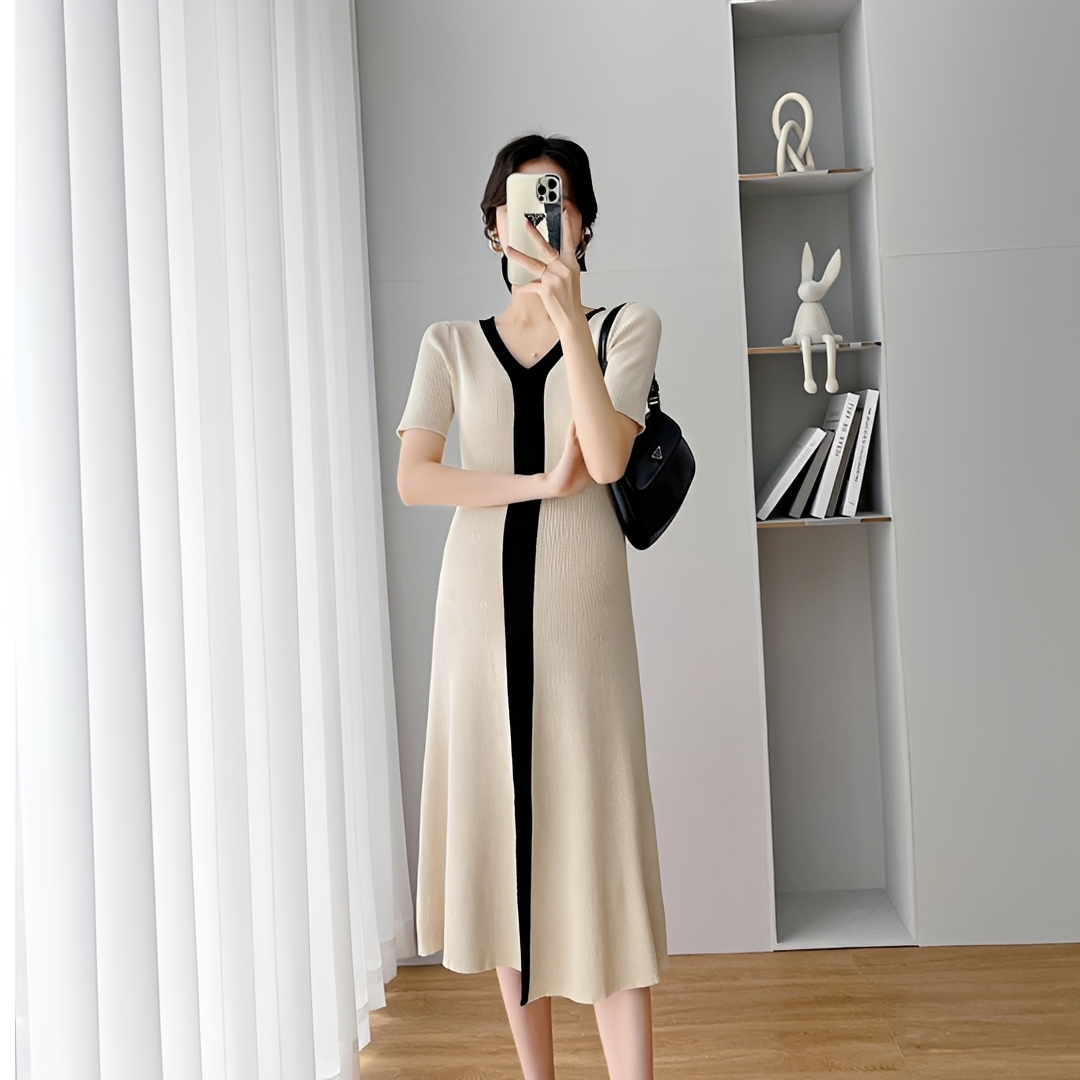 Jeanet - Robe Midi Élégante à Col en V