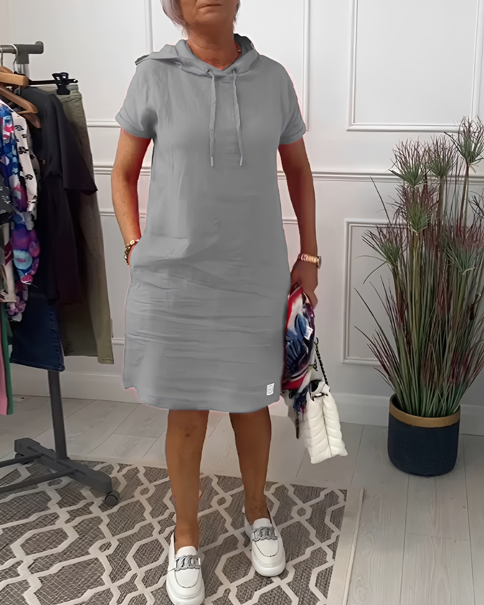 Tasha - Robe Midi Décontractée avec Capuche