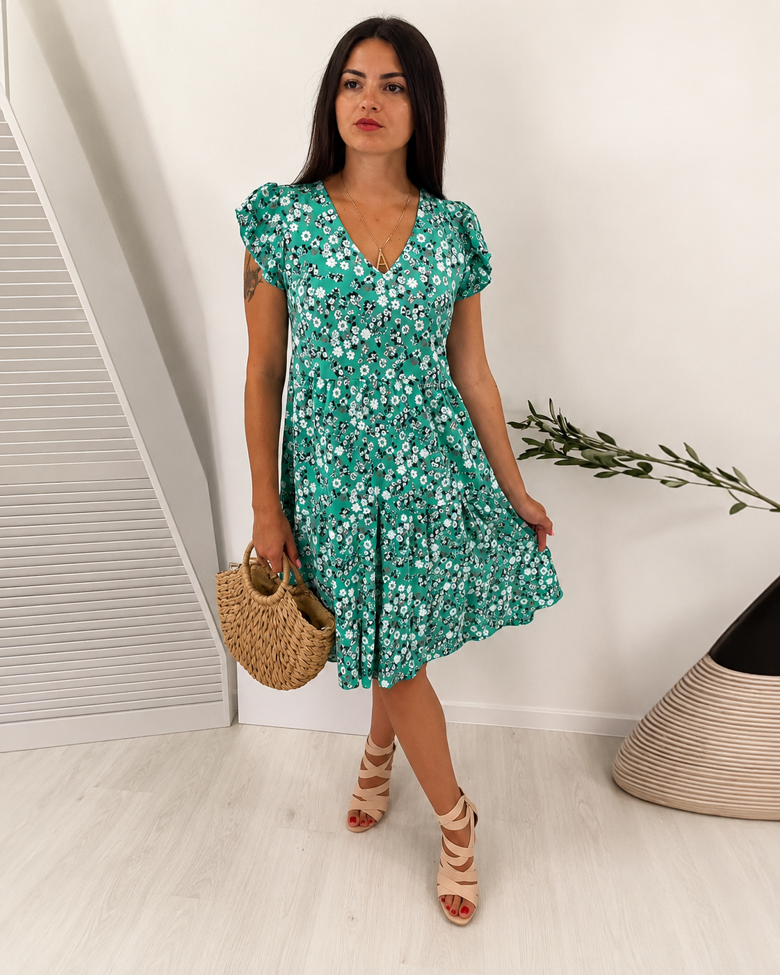 Priscilla - Robe Chic et Distinguée à Col V