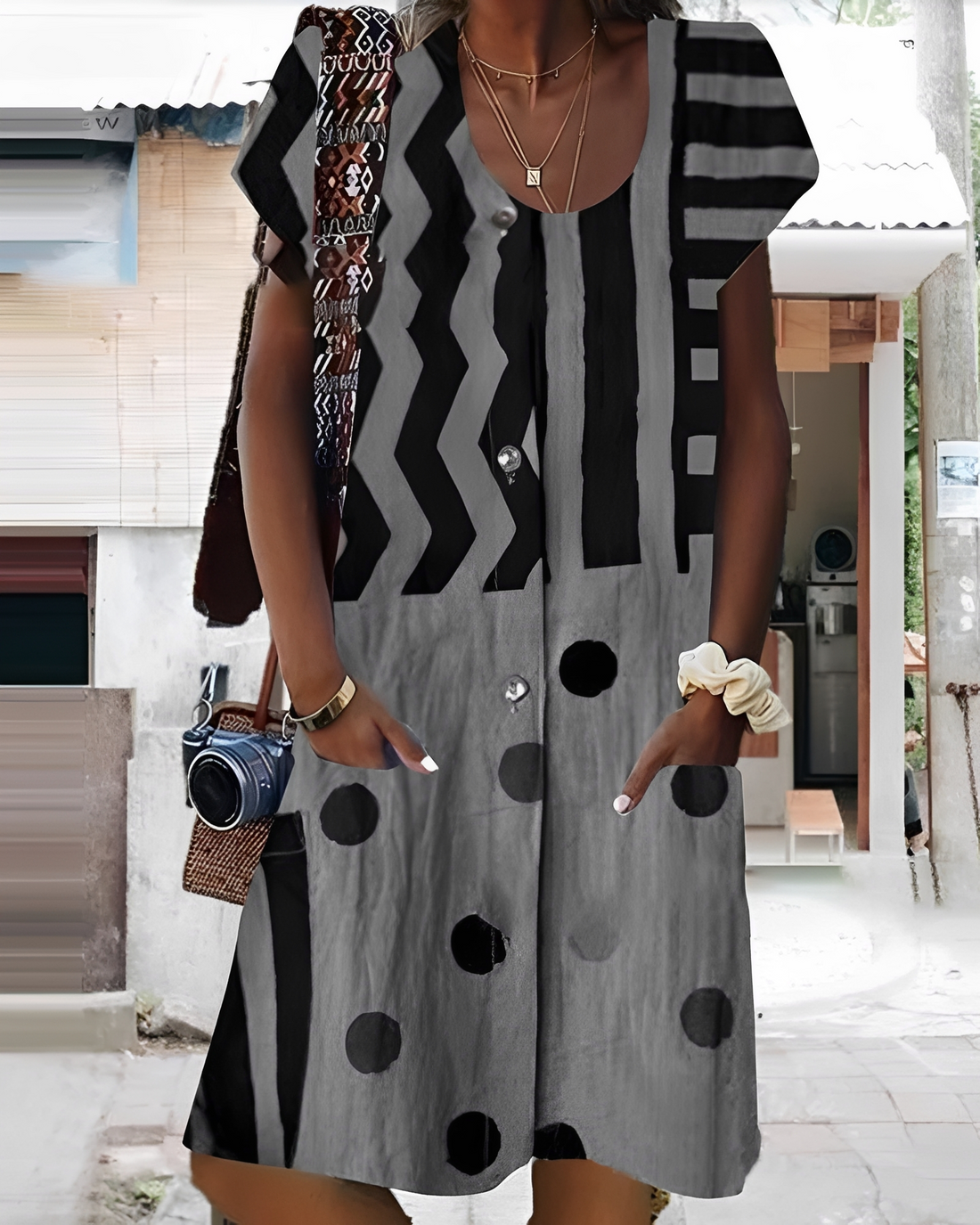 Melinda - Robe chic courte avec boutons