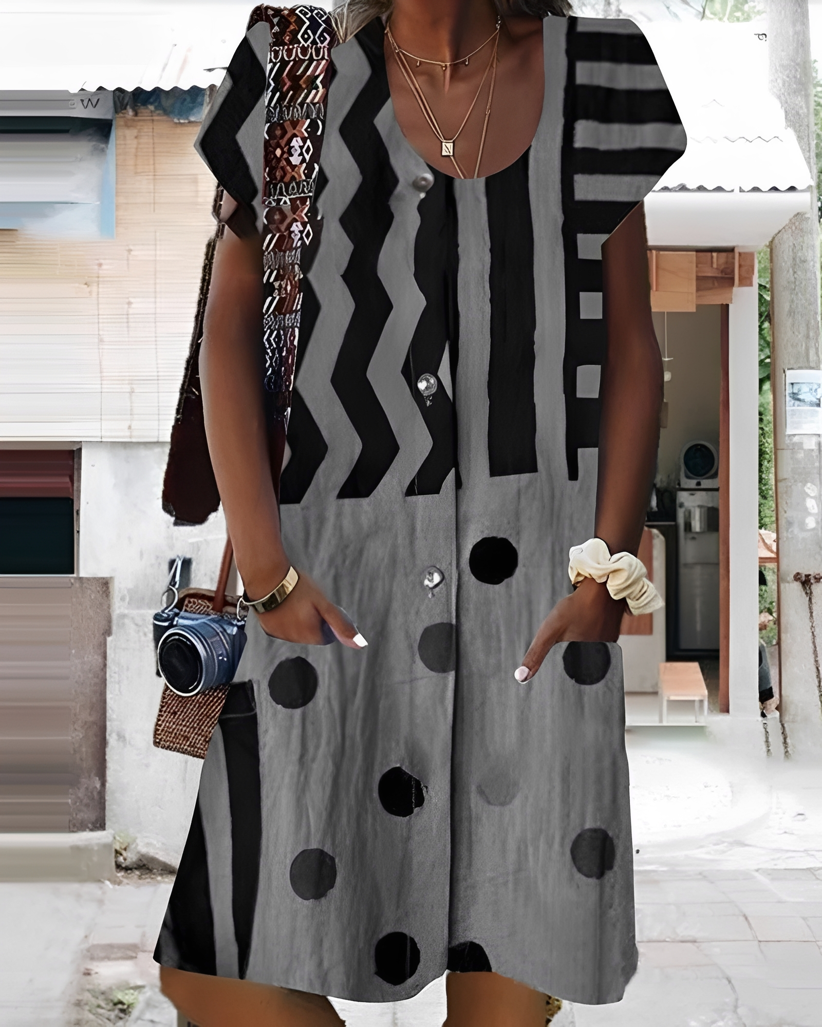 Melinda - Robe chic courte avec boutons