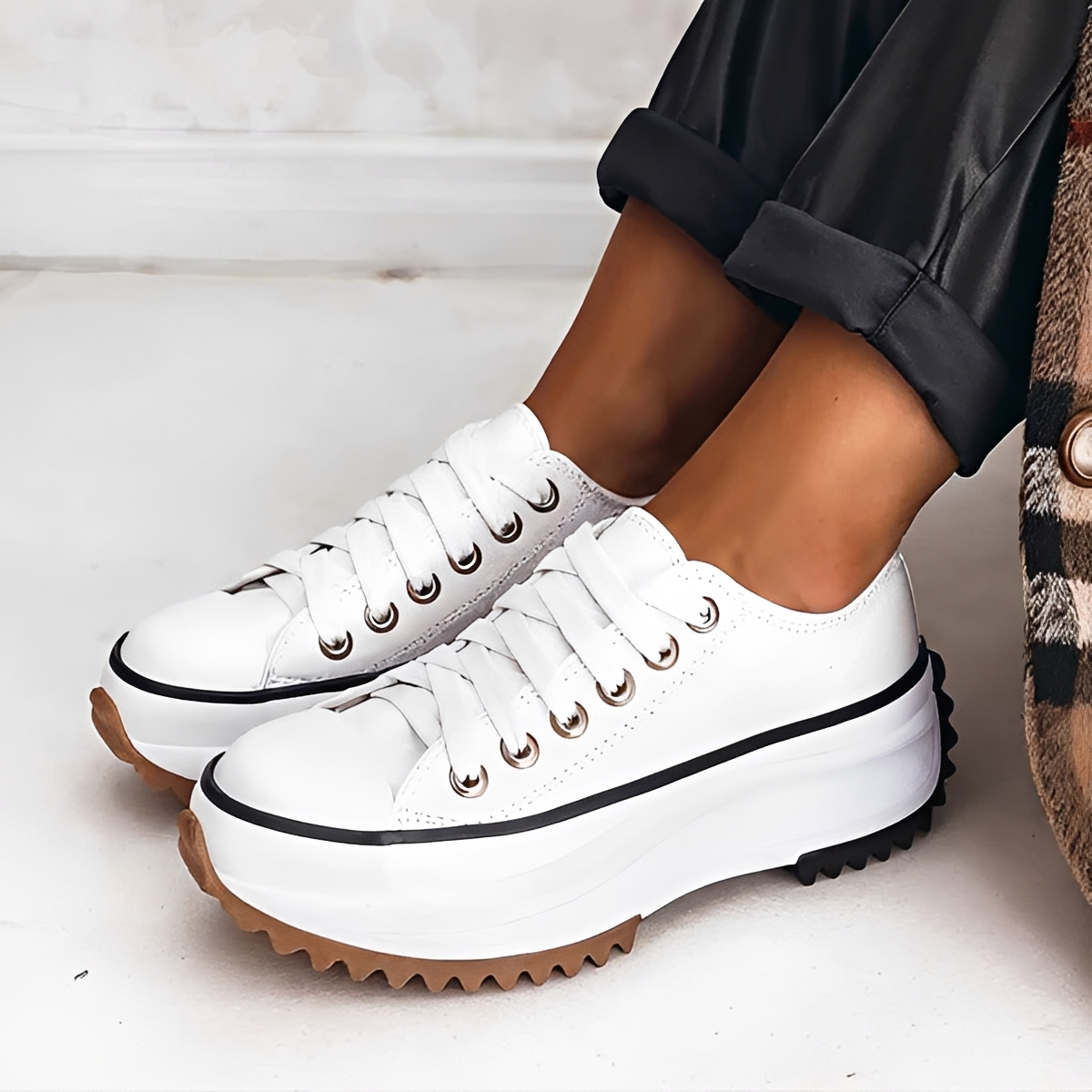 Caitlin - Chaussures Basses Luxueuses