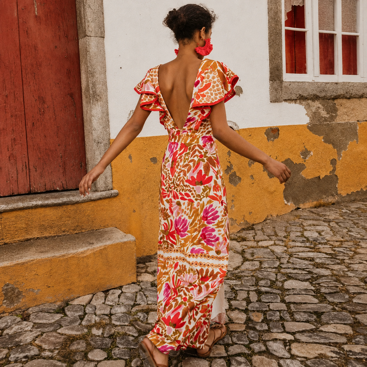 Rhian - Robe Chic Ajustée avec Dos Ouvert