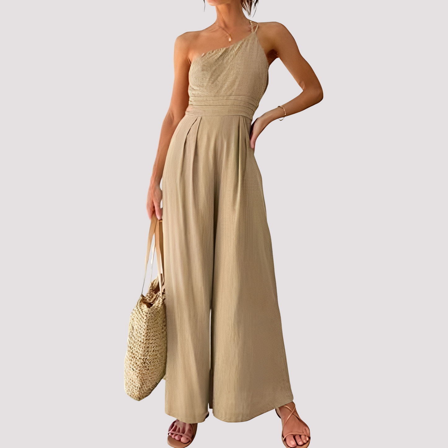 Carla - Tenue chic pour femme avec une épaule et jambes larges