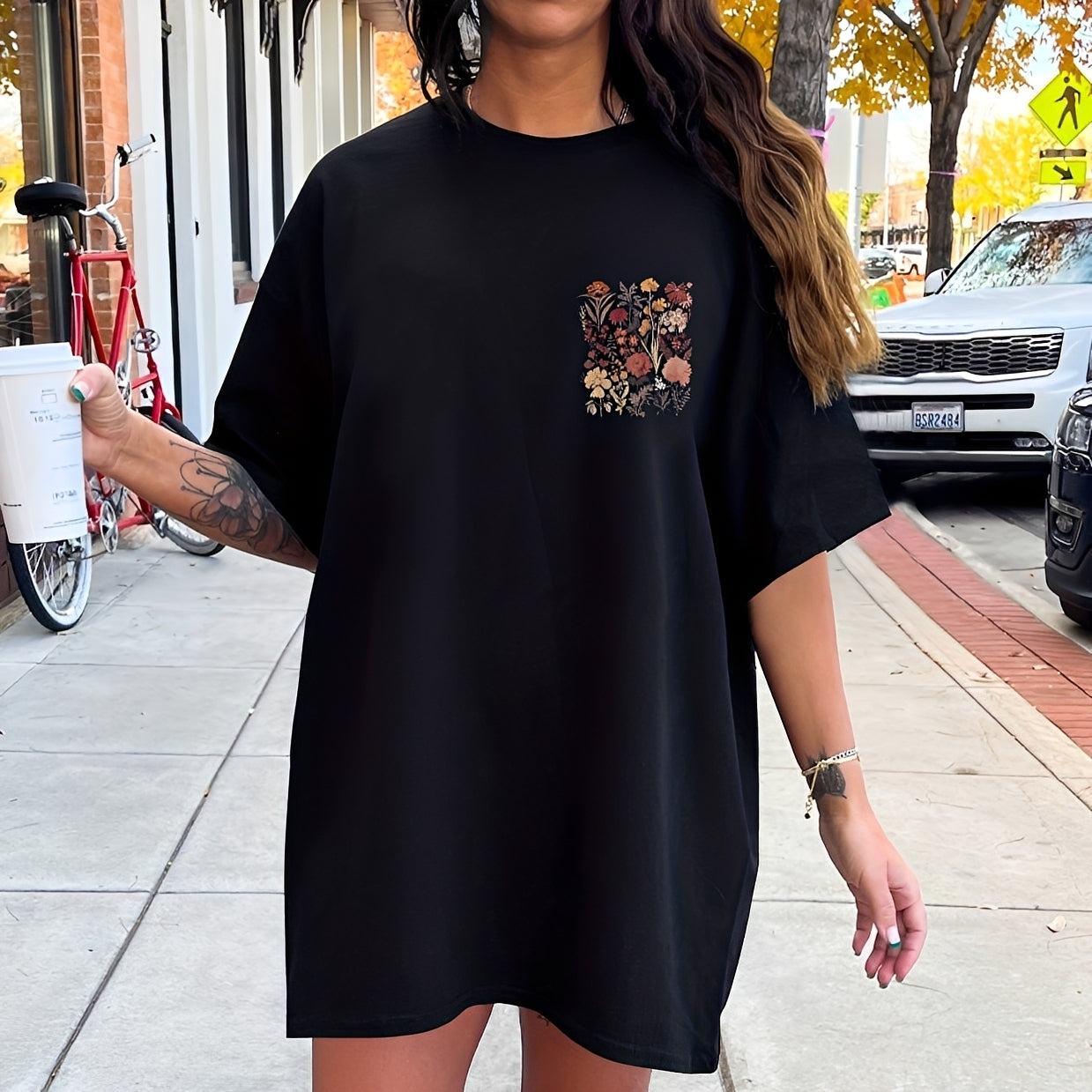 Thea - T-shirt élégant avec motifs floraux