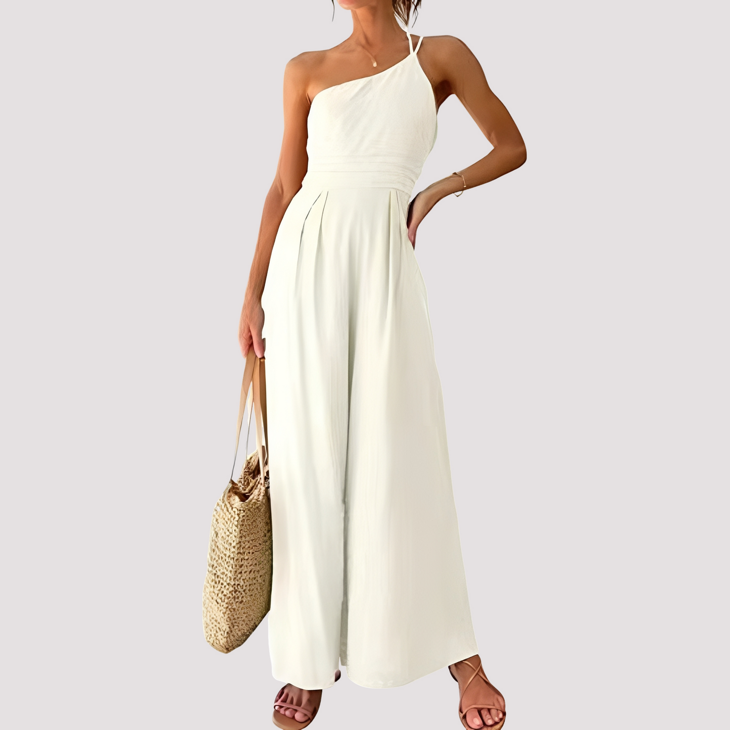 Carla - Tenue chic pour femme avec une épaule et jambes larges
