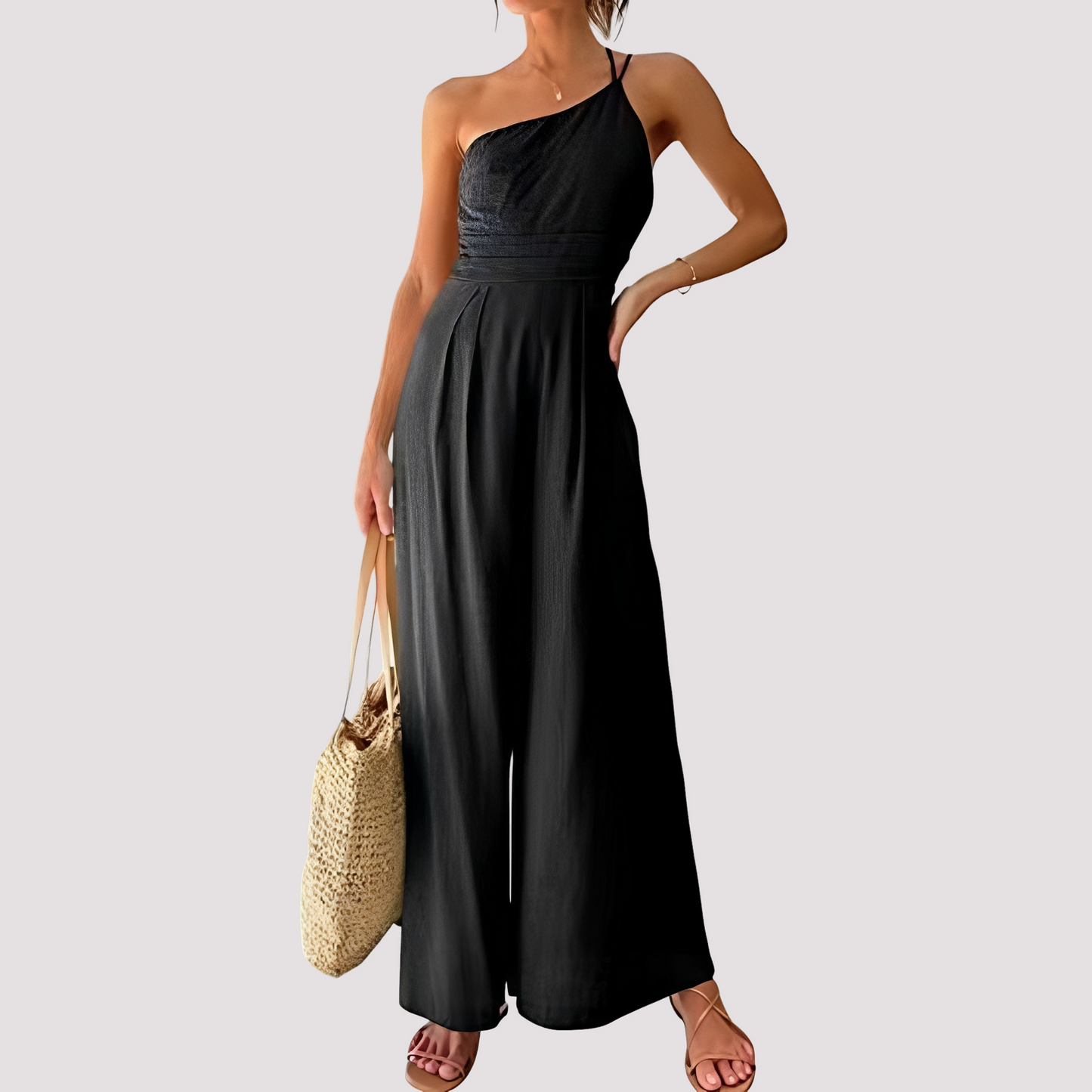 Carla - Tenue chic pour femme avec une épaule et jambes larges