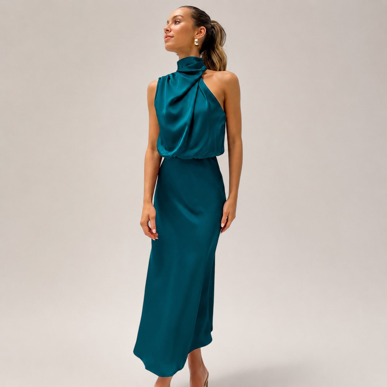 Lillie - Robe élégante avec col halter