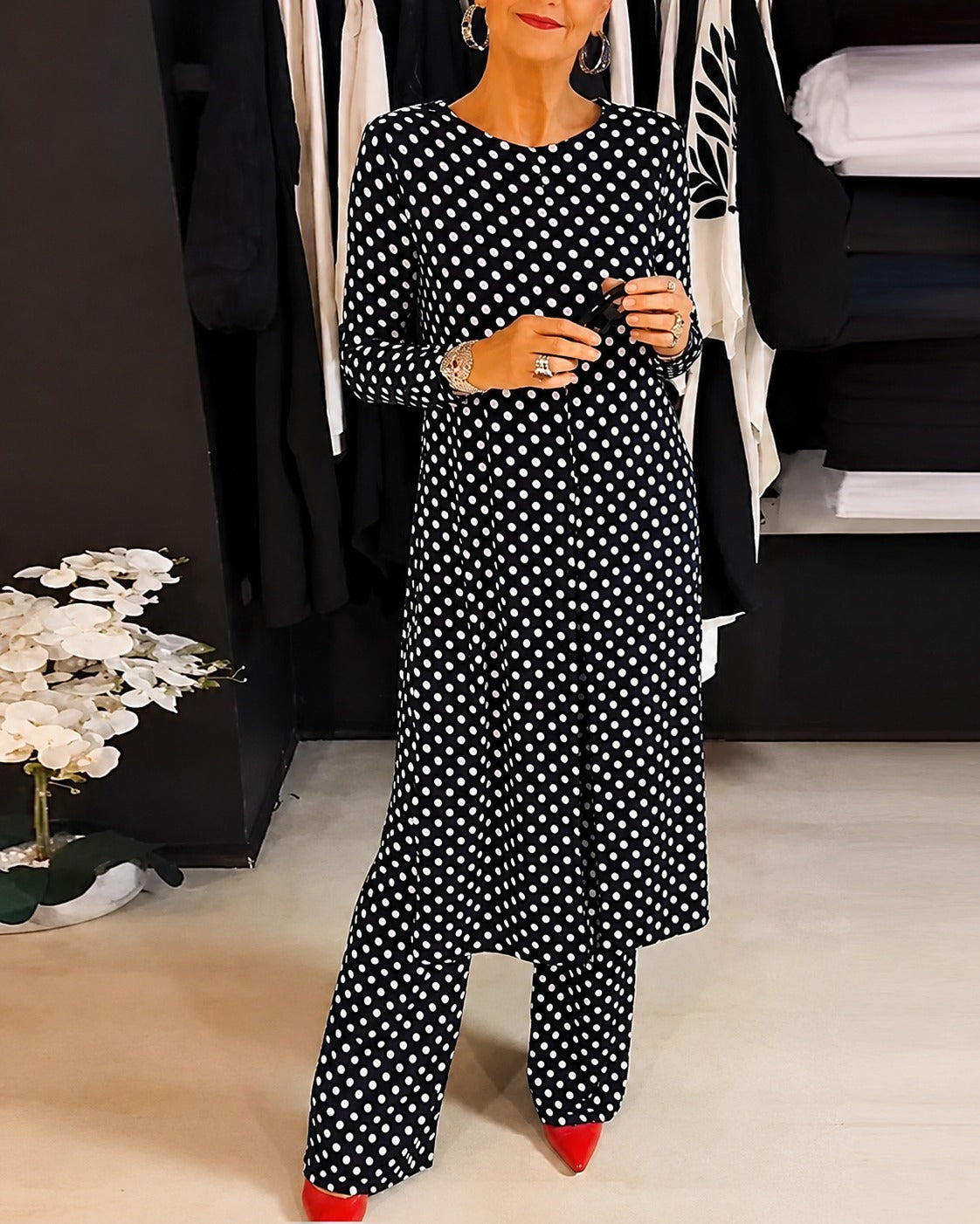 Diana - Tenue Élégante à Pois avec Fente